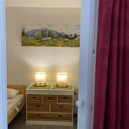 Apartment Wohnunghahnenkleeld *