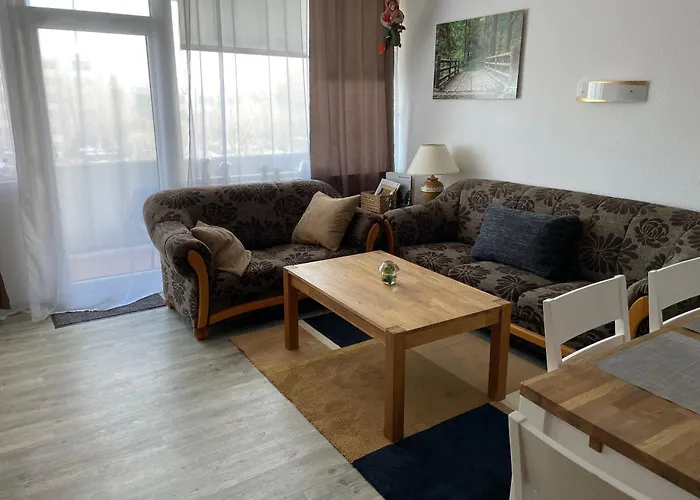 Wohnunghahnenkleeld *